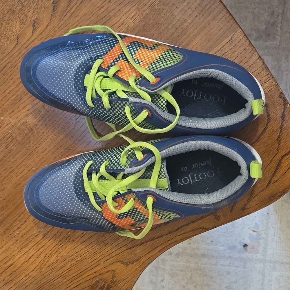 Golf shoes